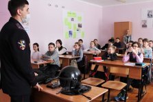 выкса.рф, Полицейские провели урок мужества в школе №4