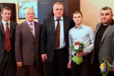 выкса.рф, Владимир Кочетков поздравил выксунского спортсмена Михаила Диянова с победой в Корее