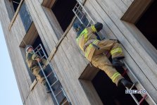 выкса.рф, Забраться в башню, потушить огонь и спасти пострадавшего 📸