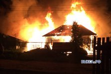 выкса.рф, Дом, автомобиль и надворные постройки сгорели ночью в Ближне-Песочном