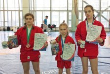 выкса.рф, Юные самбистки завоевали три медали на благотворительном турнире в Москве