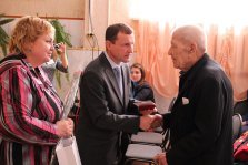 выкса.рф, Глава местного самоуправления вручил ветеранам первые юбилейные медали
