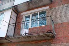 выкса.рф, Жительница дома в м-не Гоголя добилась ремонта балкона от управляющей компании