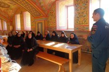 выкса.рф, Сотрудники МЧС провели инструктаж в Иверском женском монастыре