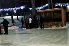 выкса.рф, Соцсети: мужчина избил подростка на катке в парке