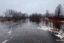 выкса.рф, Пожарные МЧС России борются с последствиями подтоплений в поселке Проволочное