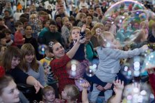 выкса.рф, Две тысячи гостей посетили благотворительную ярмарку «Волшебные рукавички»