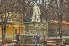 выкса.рф, В парке отремонтируют памятник Максиму Горькому