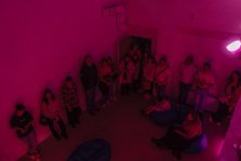 выкса.рф, Тифлоэкскурсии по выставке Кати Рыбловой «Смотреть на мир сквозь розовые очки»