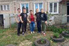 выкса.рф, Волонтёры благоустроили палисадник у дома семьи Ходжиогло