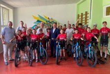 выкса.рф, Александр Барыков подарил 12 велосипедов спортшколе «Выксунец»