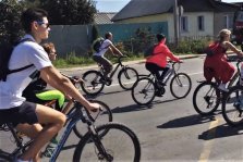 выкса.рф, Участники благотворительного велопробега привезли сладости в «Пеликан»