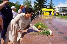 выкса.рф, Участники митинга возложили цветы к Вечному огню