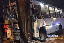 выкса.рф, Автобус с пассажирами врезался в дерево