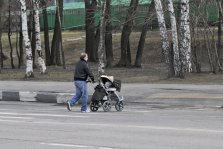 выкса.рф, ? Таксист зацепил на переходе коляску с младенцем