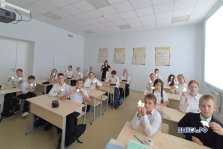 выкса.рф, 💥 Светлячки на рюкзаках: в Выксе дети вместе с ГИБДД зажгли безопасность в рамках месячника «Засветись»