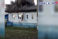 выкса.рф, Спасатели вынесли из горящего дома двух детей