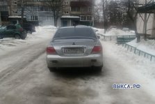 выкса.рф, Автомобилисты перекрыли тротуар в микрорайоне Жуковского