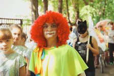 выкса.рф, Благотворительный фонд «ОМК-Участие» провел в Выксе костюмированное шествие «Парад цветов»