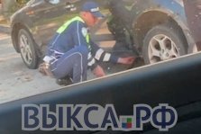 выкса.рф, 🚗 Просто повёл себя по-человечески: сотрудник ГИБДД поменял колесо водителю