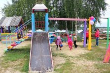 выкса.рф, Жители деревни Змейка построили детскую площадку