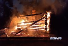 выкса.рф, Пожарные почти два часа тушили баню в Пристанском