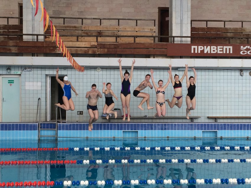 Школьники сдали норматив ГТО по плаванию