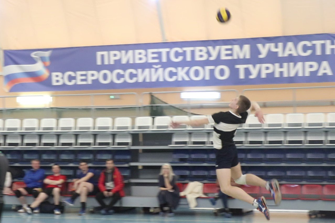 Волейбольный турнир памяти Валерия Суханова