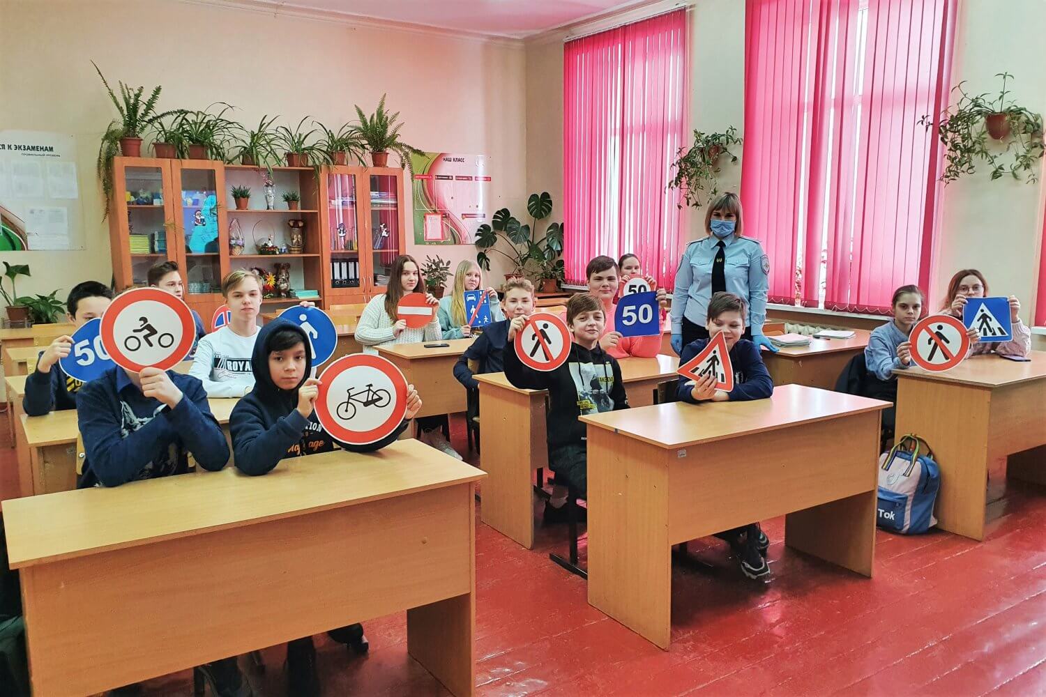 Инспекторы ГИБДД побеседовали с учениками школы №11