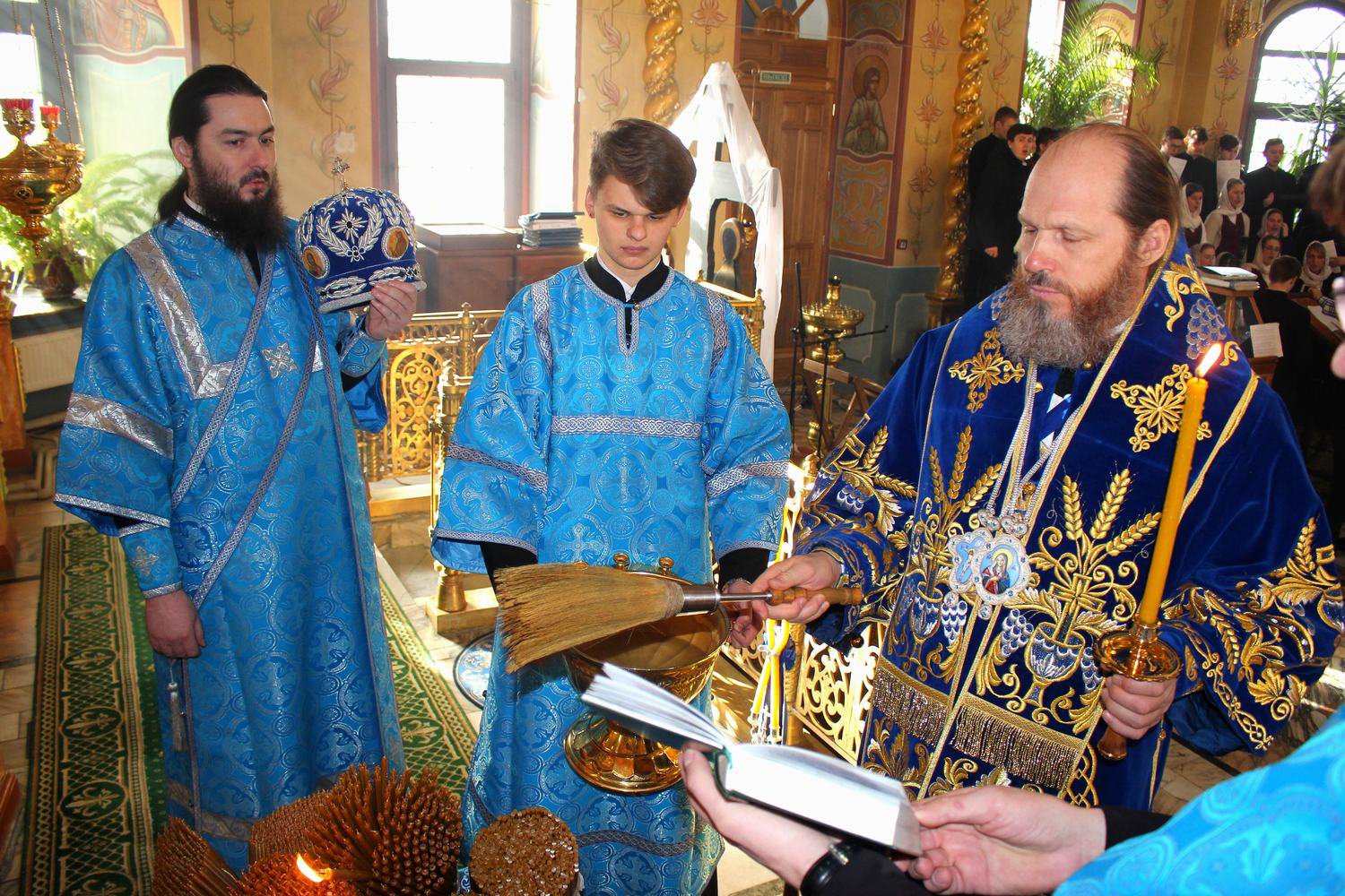 Православные отпраздновали Сретение Господне