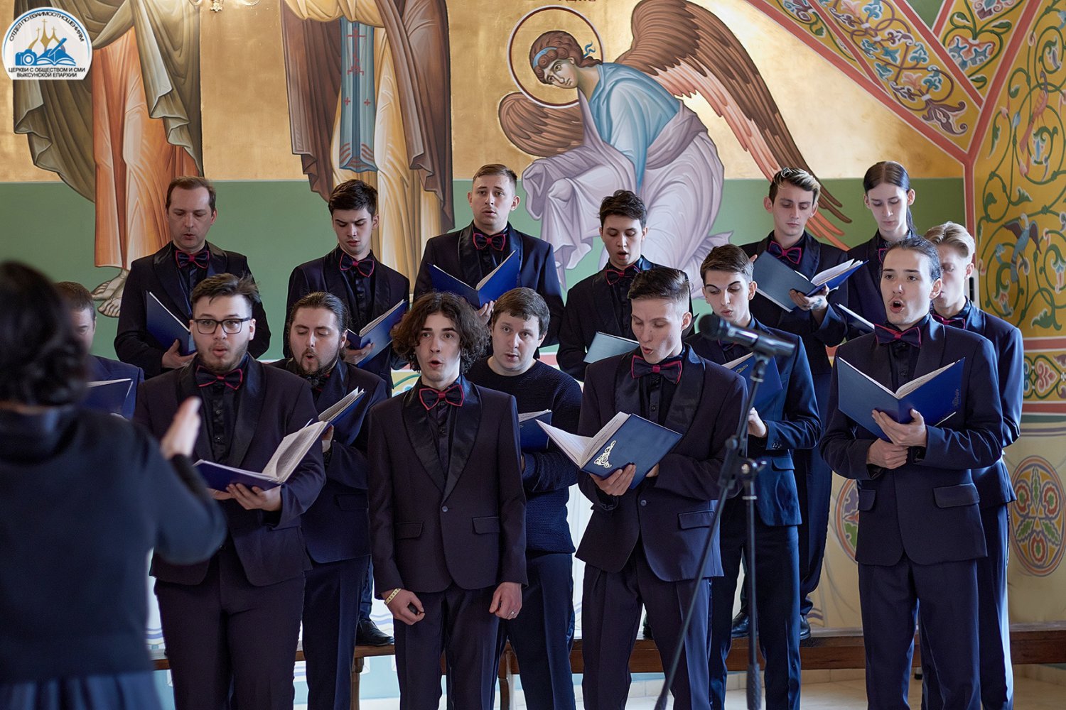 Нижегородский хор «Контраст» выступил с концертами в Выксе