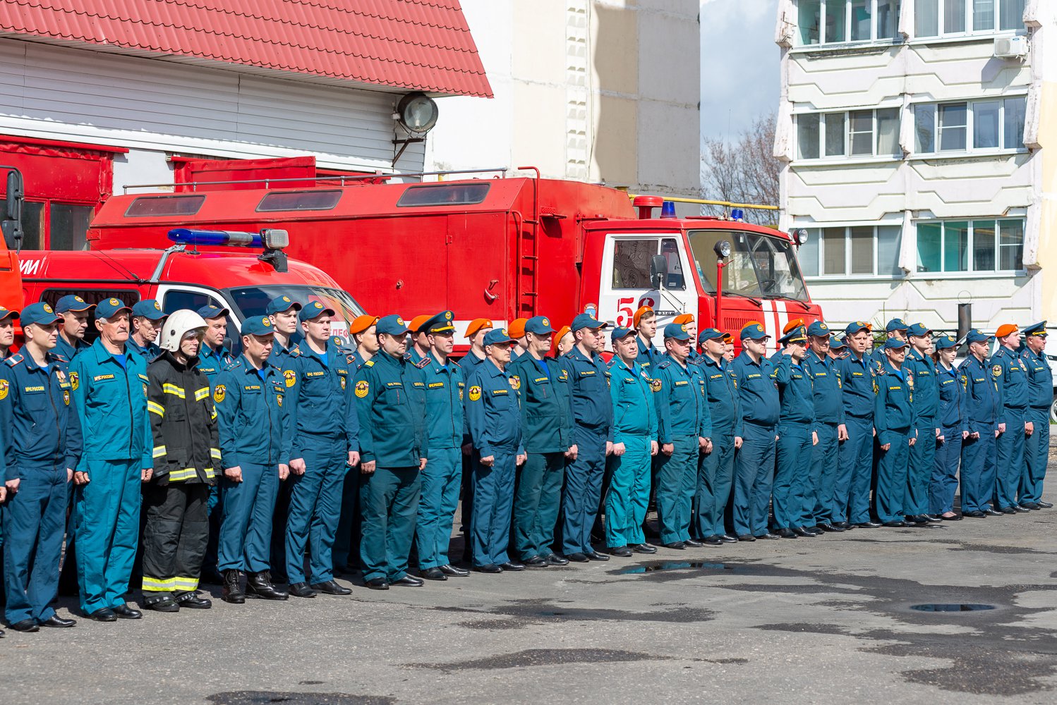 Сотрудники МЧС отметили 372-ю годовщину пожарной охраны