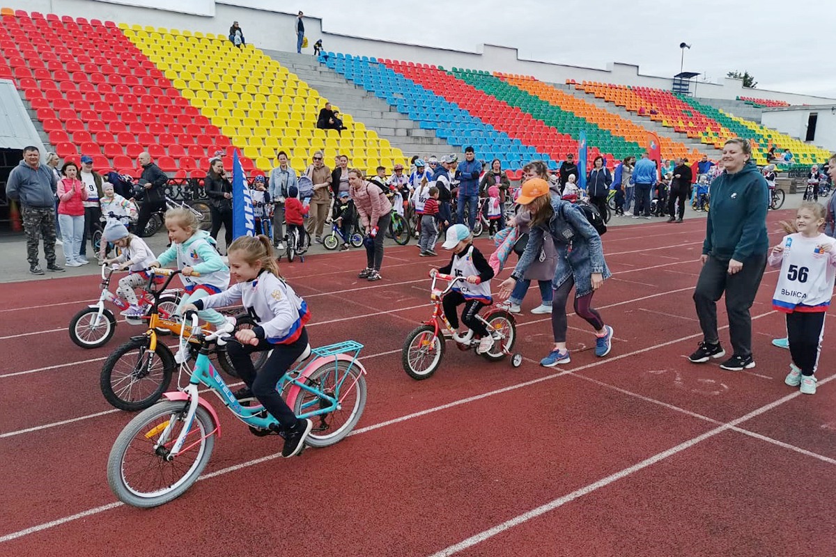Гонки в честь Дня велосипедиста устроили на стадионе «Металлург»
