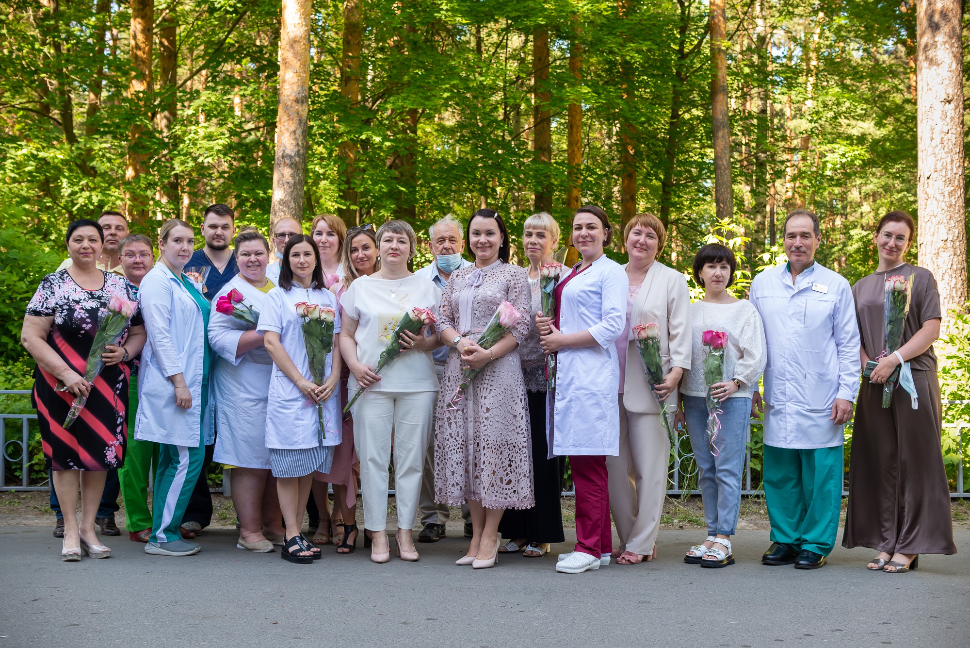 Сотрудникам Выксунской ЦРБ вручили награды ко Дню медработника 📷