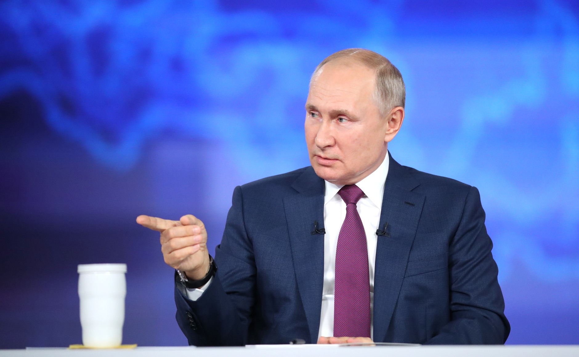 На прямую линию с Путиным поступило более 2 млн вопросов