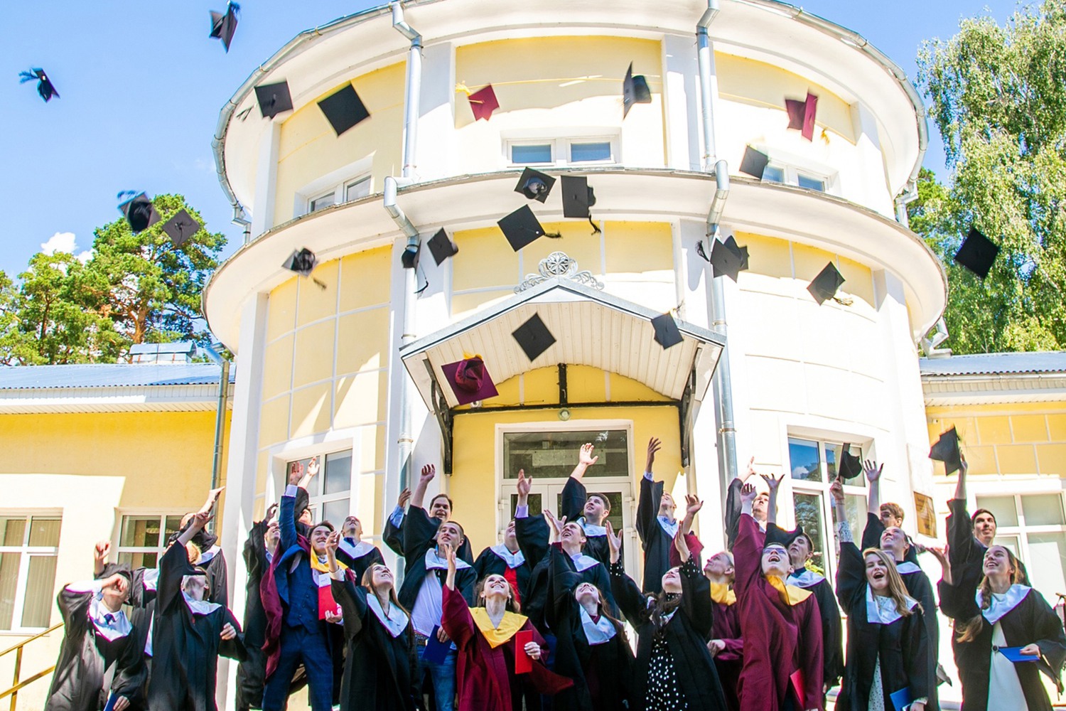 Выпускникам выксунского филиала МИСиС вручили дипломы