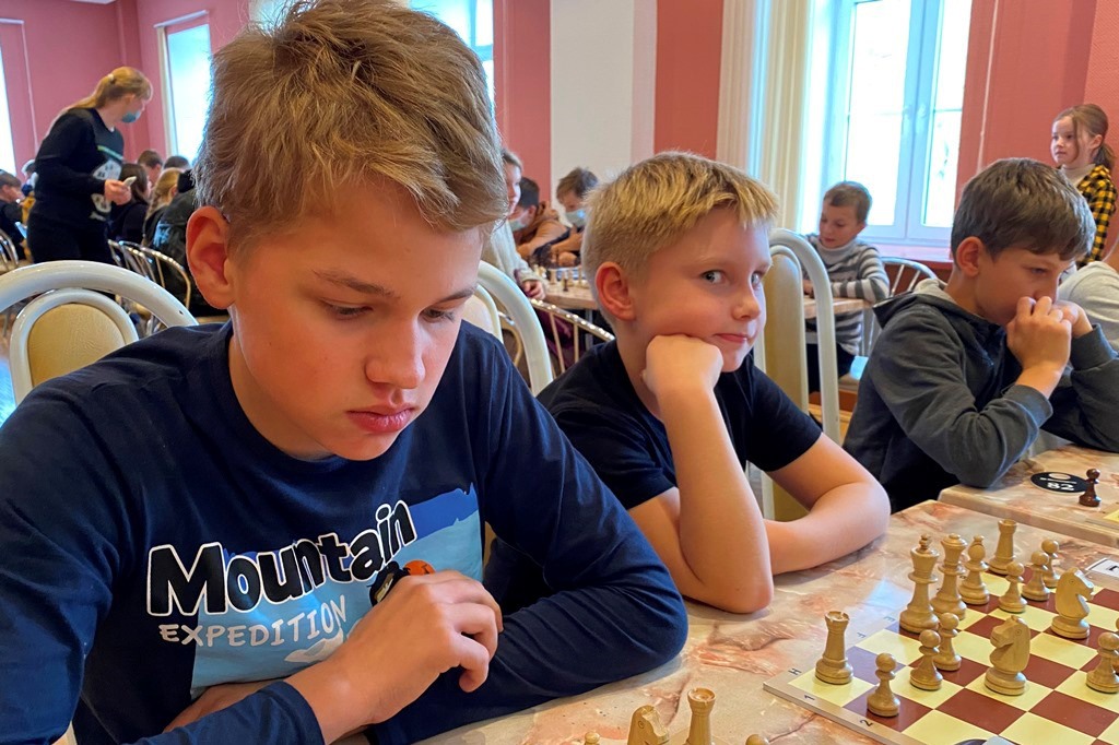 Восьмилетний Павел Зайцев выиграл шахматный турнир среди школьников