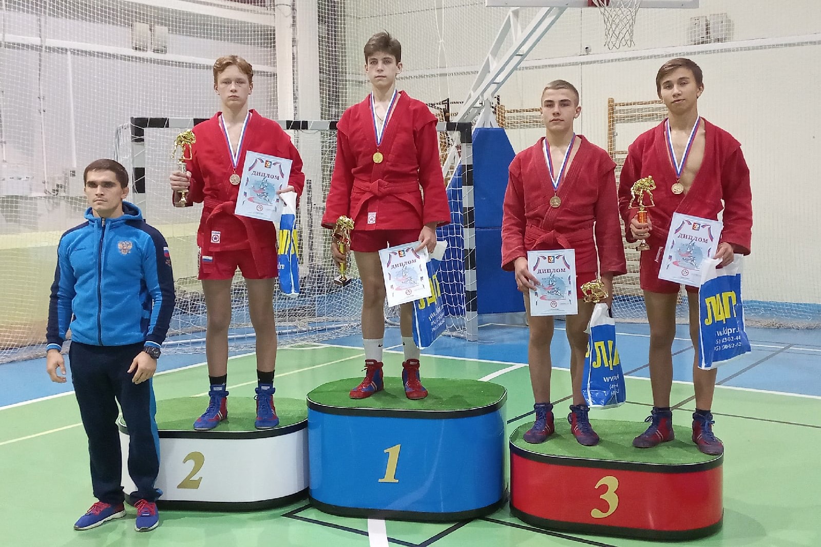 Юные самбисты завоевали четыре медали в Павлове