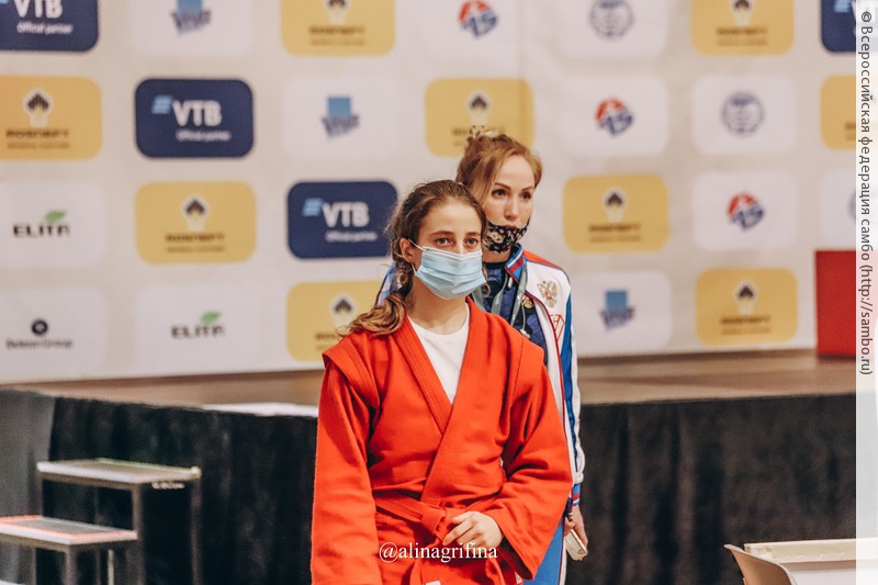Барнева и Молчанова завоевали золото и серебро на первенстве мира по самбо 🤼‍♀️