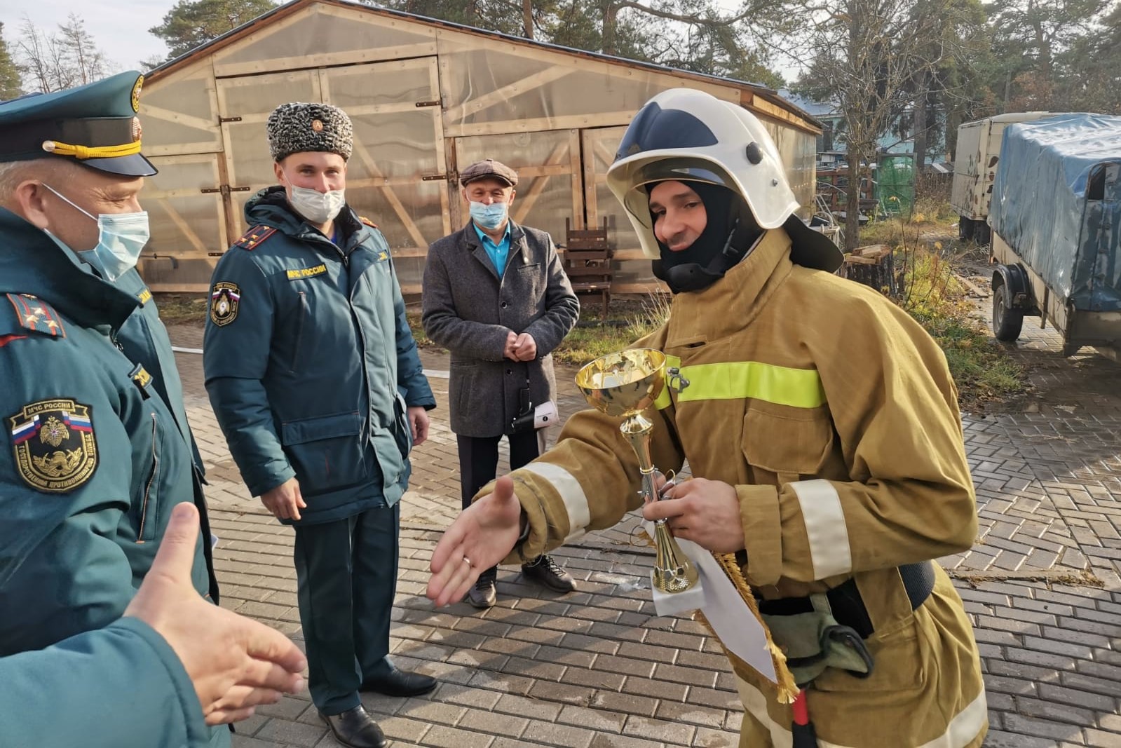 Бориса Окладникова признали лучшим добровольным пожарным области