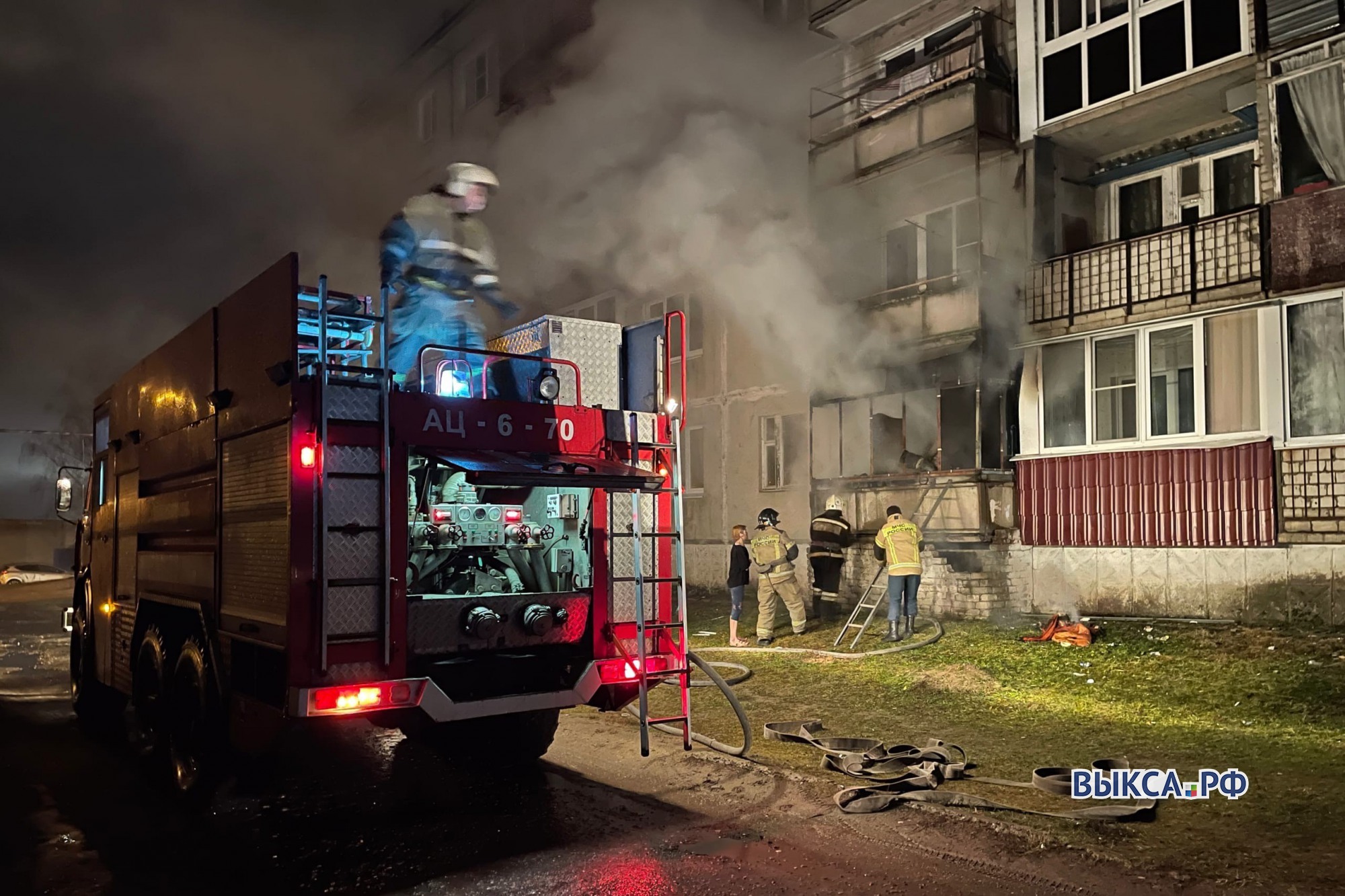 Подъезд пятиэтажки в Мотмосе эвакуировали из-за ночного пожара