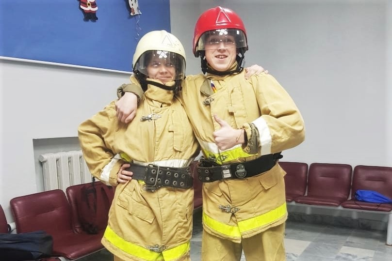 Спасатели провели мастер-классы для юных пожарных