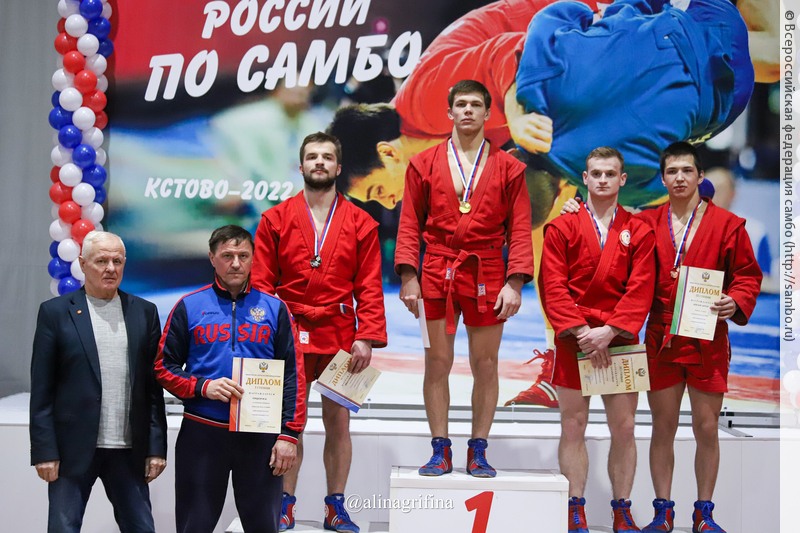 Корнеев и Барнева завоевали золото и бронзу на первенстве России