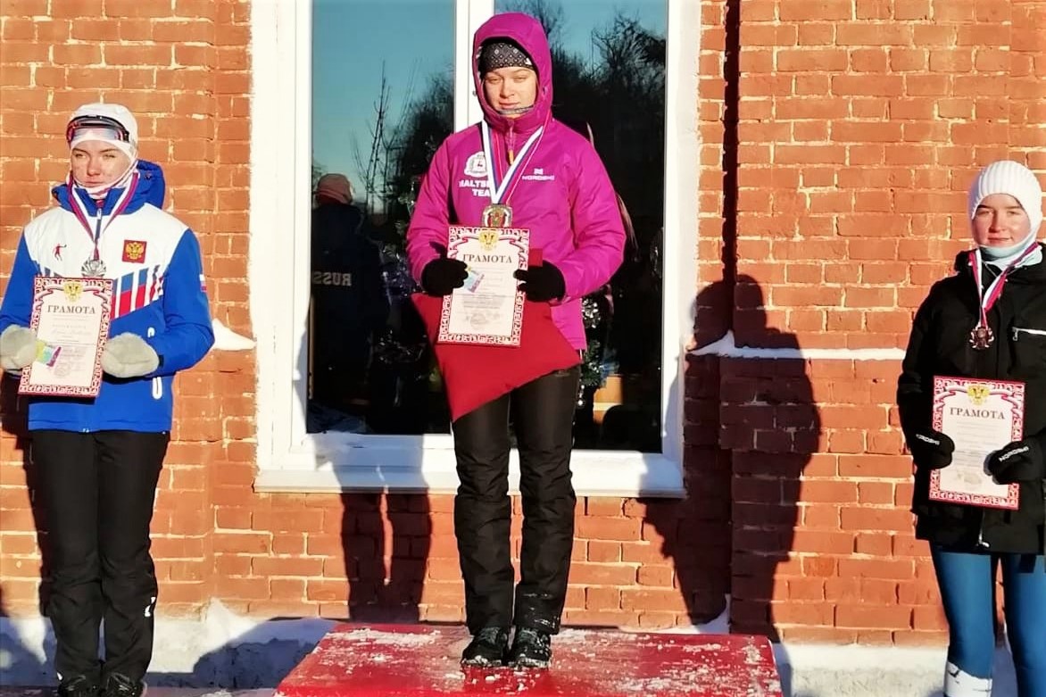 Арина Рощина выиграла лыжную гонку