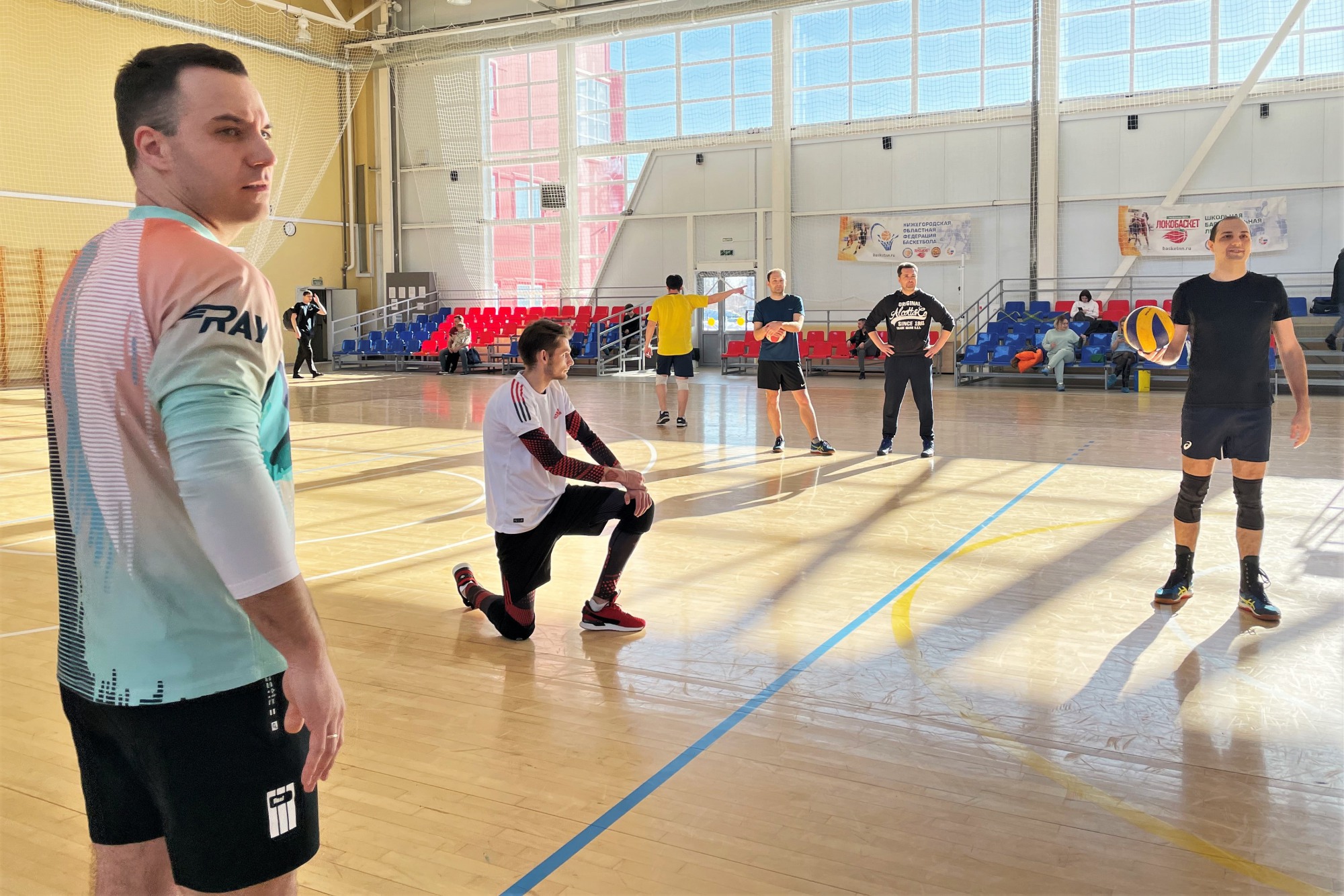 «Местные» волейболисты одержали очередную победу в чемпионате Выксы