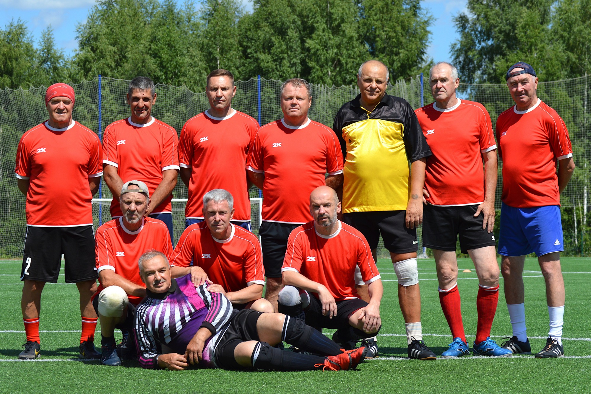 Выксунские ветераны футбола обыграли соперников из Навашина