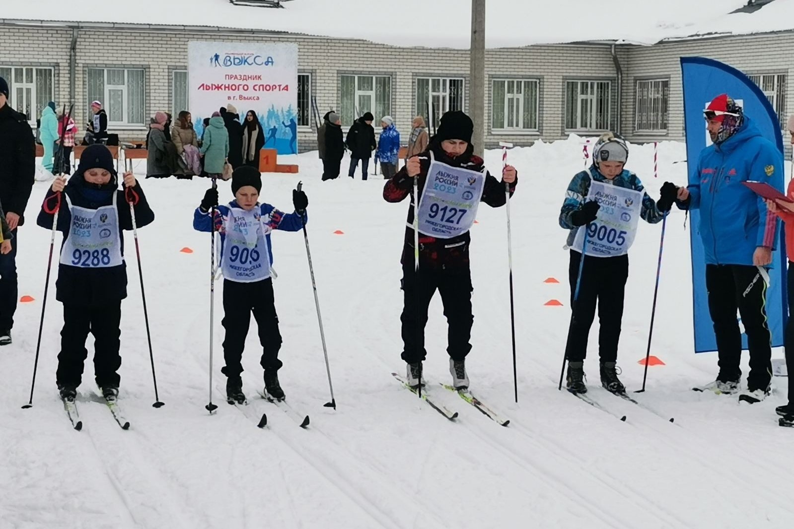 Новодмитриевская школа выиграла лыжную эстафету в Проволочном