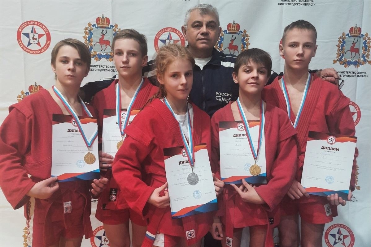 Юные самбисты выиграли 19 медалей на областном первенстве