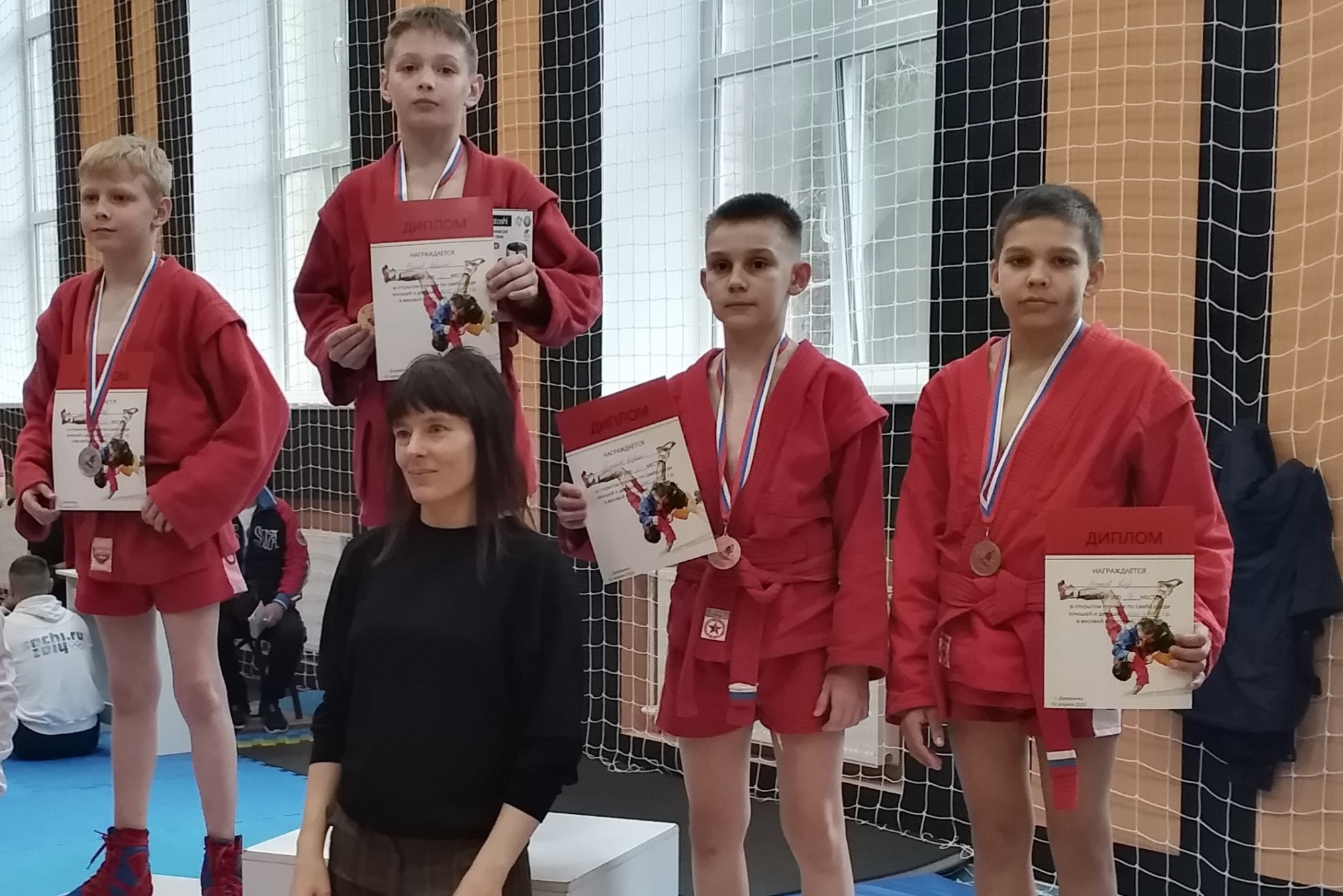 Юные самбисты взяли девять медалей в Дзержинске