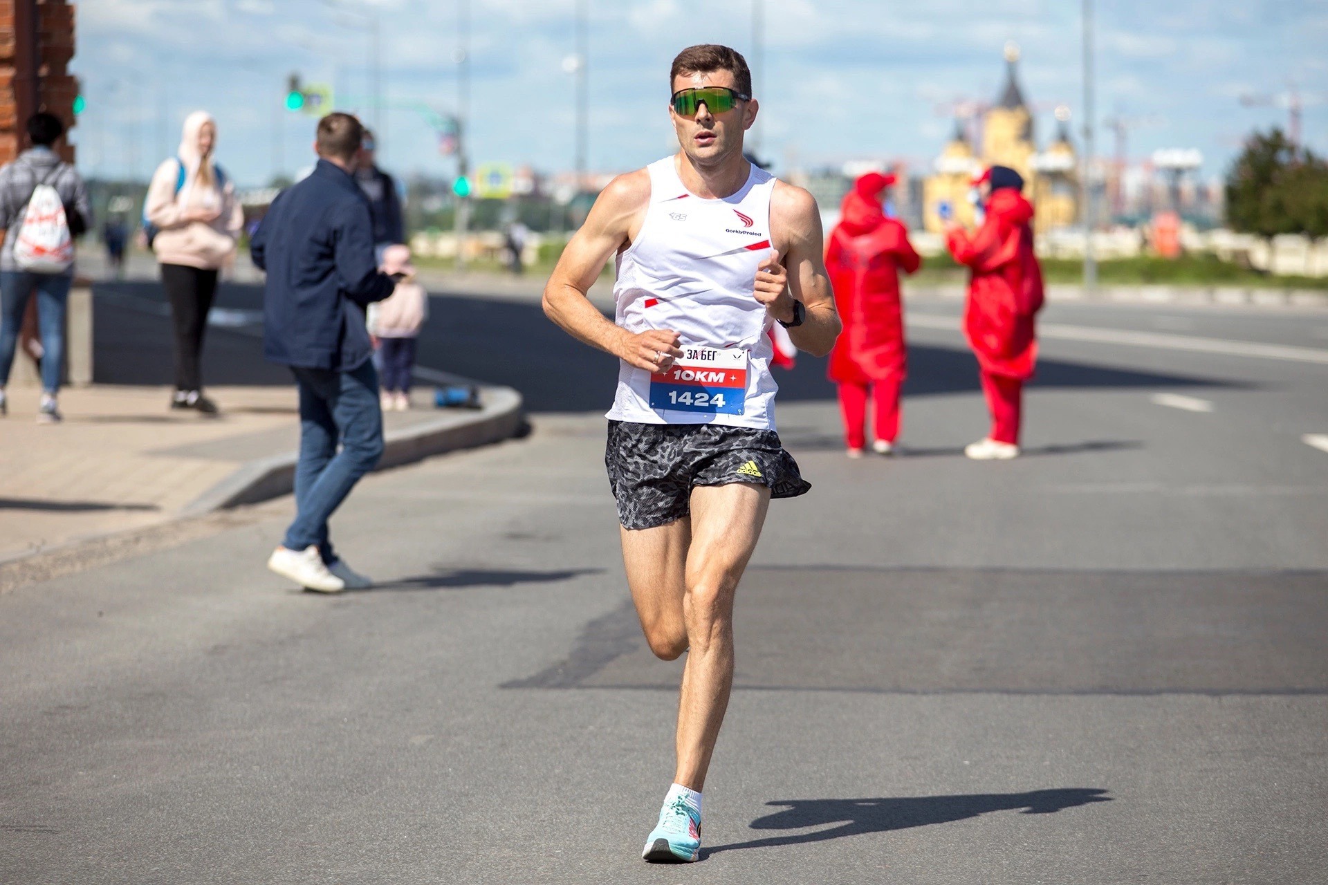Александр Абрамов выиграл 10-километровый «Забег.РФ»